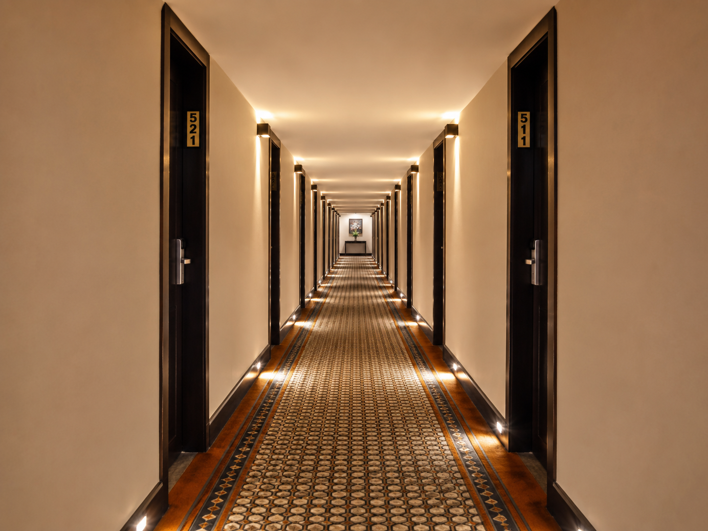 Lobby y área de recepción del hotel